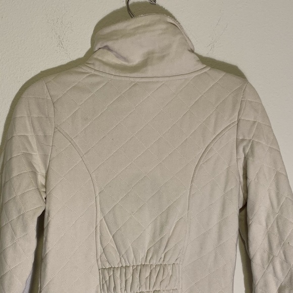 The North Face Quilted Ivory Jacket - Picture 8 of 8
